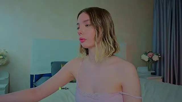 Snapshot of _sophielov chatting on May 29, 10:52 pm sophielov online show from May 29, 10:52 pm