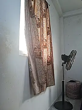 Snapshot of BeautyGirl_sara chatting on July 31, 8:47 am BeautyGirl sara online show from July 31, 8:47 am