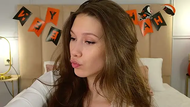 Snapshot of MaryNixon_ chatting on October 24, 5:04 am MaryNixon online show from October 24, 5:04 am