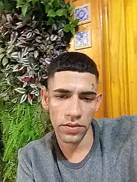 Snapshot of xirie98 chatting on September 19, 2:24 am xirie98 online show from September 19, 2:24 am