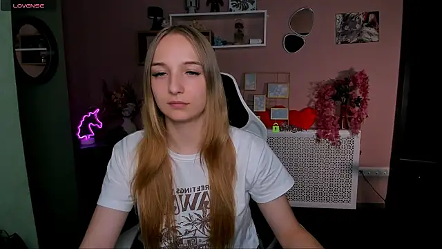 keylas moan online show from June 10, 3:44 pm