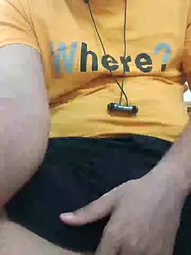 Snapshot of riyamore9623 chatting on February 21, 8:37 am riyamore9623 online show from February 21, 8:37 am