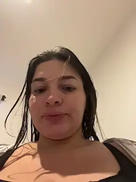 Snapshot of sarahreyess_11 chatting on March 25, 10:43 am sarahreyess 11 online show from March 25, 10:43 am