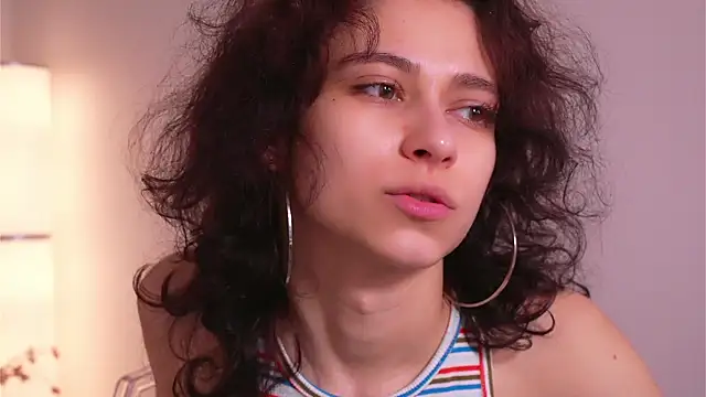 MimiLicks online show from December 3, 8:56 am