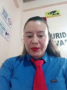Snapshot of Hannah-colx chatting on May 5, 1:52 pm Hannah-colx online show from May 5, 1:52 pm