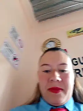Snapshot of Hannah-colx chatting on May 11, 3:29 pm Hannah-colx online show from May 11, 3:29 pm
