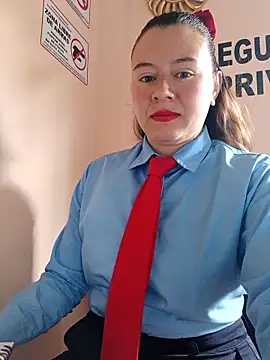 Snapshot of Hannah-colx chatting on May 11, 4:04 pm Hannah-colx online show from May 11, 4:04 pm
