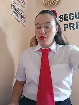 Snapshot of Hannah-colx chatting on May 15, 3:30 pm Hannah-colx online show from May 15, 3:30 pm