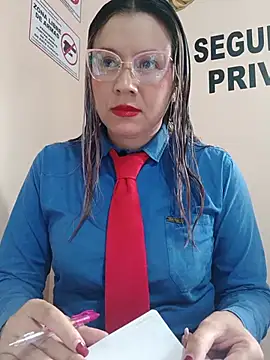 Snapshot of Hannah-colx chatting on May 18, 2:23 pm Hannah-colx online show from May 18, 2:23 pm