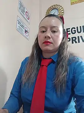 Snapshot of Hannah-colx chatting on May 19, 1:06 pm Hannah-colx online show from May 19, 1:06 pm