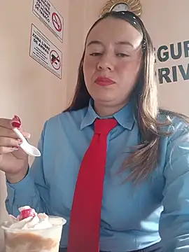 Snapshot of Hannah-colx chatting on May 28, 2:36 pm Hannah-colx online show from May 28, 2:36 pm
