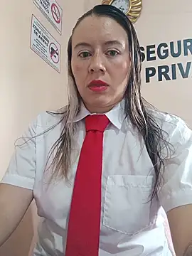 Snapshot of Hannah-colx chatting on May 30, 4:37 pm Hannah-colx online show from May 30, 4:37 pm