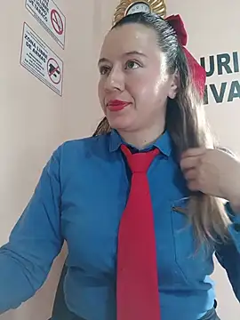 Snapshot of Hannah-colx chatting on June 2, 1:02 pm Hannah-colx online show from June 2, 1:02 pm