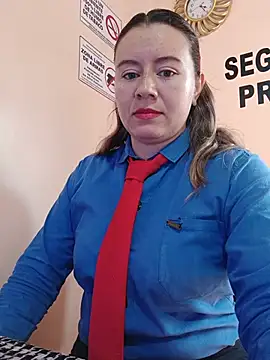 Snapshot of Hannah-colx chatting on June 10, 1:32 pm Hannah-colx online show from June 10, 1:32 pm