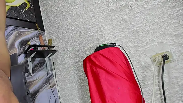 Snapshot of luiferrodri chatting on September 27, 7:41 pm luiferrodri online show from September 27, 7:41 pm