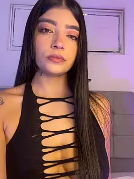Snapshot of Sarahlopezz chatting on June 23, 3:37 am Sarahlopezz online show from June 23, 3:37 am