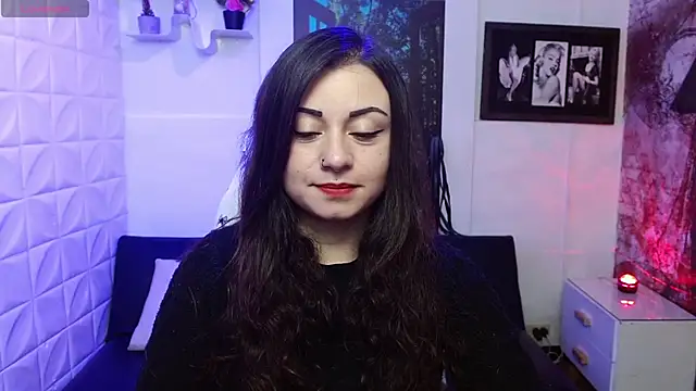 Snapshot of Eva_Roussell chatting on October 31, 2:29 pm Eva Roussell online show from October 31, 2:29 pm