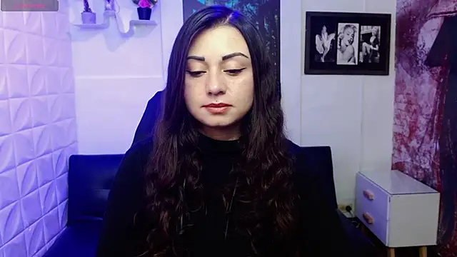 Snapshot of Eva_Roussell chatting on November 7, 2:39 pm Eva Roussell online show from November 7, 2:39 pm