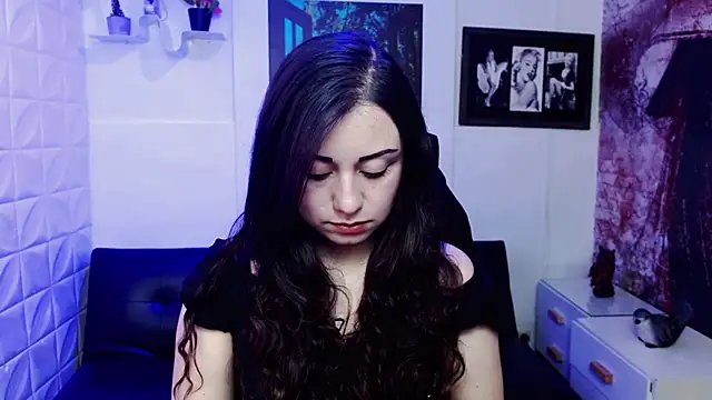 Snapshot of Eva_Roussell chatting on November 12, 3:01 pm Eva Roussell online show from November 12, 3:01 pm