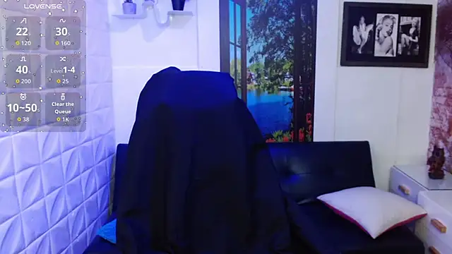 Snapshot of Eva_Roussell chatting on November 13, 3:55 pm Eva Roussell online show from November 13, 3:55 pm