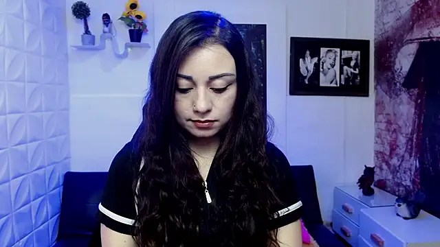 Snapshot of Eva_Roussell chatting on November 25, 2:28 pm Eva Roussell online show from November 25, 2:28 pm