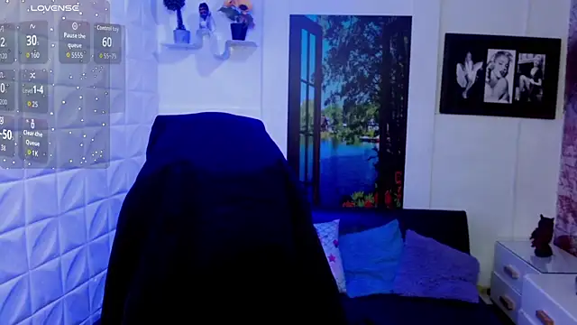 Snapshot of Eva_Roussell chatting on November 28, 2:42 pm Eva Roussell online show from November 28, 2:42 pm