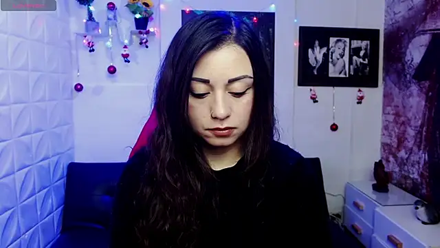 Snapshot of Eva_Roussell chatting on December 5, 2:36 pm Eva Roussell online show from December 5, 2:36 pm