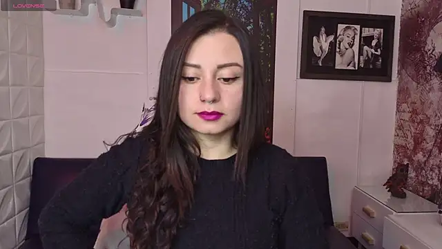 Snapshot of Eva_Roussell chatting on May 8, 2:55 pm Eva Roussell online show from May 8, 2:55 pm