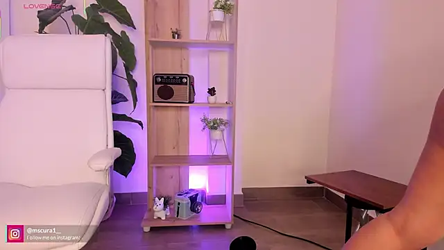Snapshot of miss_curazao chatting on June 10, 12:48 pm miss curazao online show from June 10, 12:48 pm