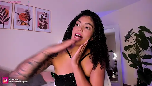 Snapshot of miss_curazao chatting on June 25, 1:15 pm miss curazao online show from June 25, 1:15 pm