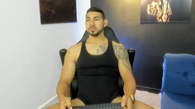 Snapshot of Joseph_Murray chatting on November 8, 8:40 pm Joseph Murray online show from November 8, 8:40 pm