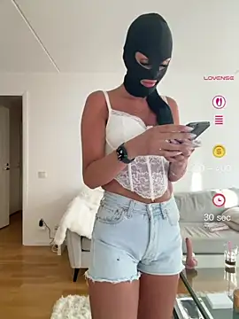 Snapshot of swedishbaddie chatting on June 13, 5:55 pm swedishbaddie online show from June 13, 5:55 pm