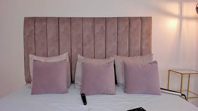 amber colliiins online show from June 23, 5:44 pm