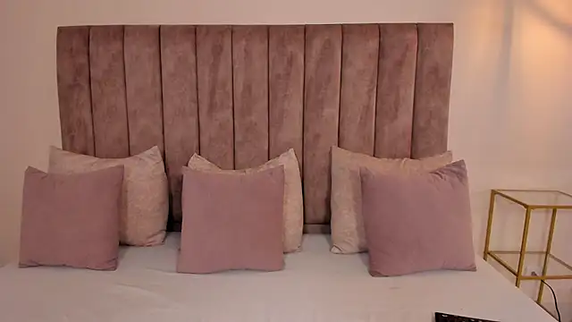 amber colliiins online show from August 4, 5:37 pm