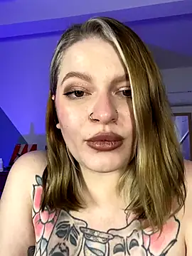 Snapshot of Mia_Kamp chatting on October 19, 5:57 pm Mia Kamp online show from October 19, 5:57 pm