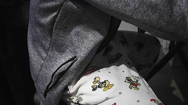 Snapshot of Pennellone98 chatting on October 5, 7:45 pm Pennellone98 online show from October 5, 7:45 pm