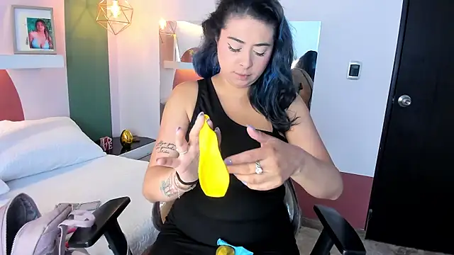 Snapshot of ValeryBoobs1 chatting on May 30, 1:30 pm ValeryBoobs1 online show from May 30, 1:30 pm