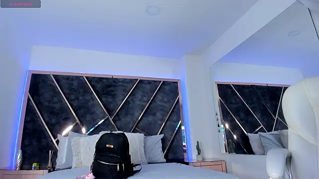 SusanaHenao online show from March 9, 5:06 pm