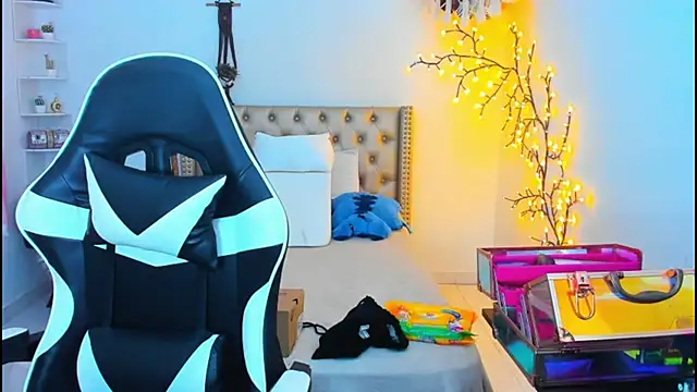 LenaStylesOA online show from October 2, 12:34 pm