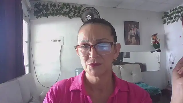 MiaVega online show from October 28, 3:47 pm