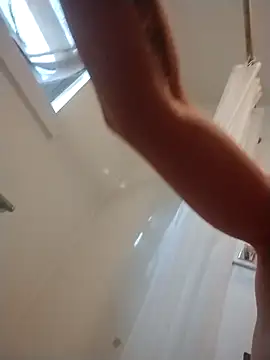 jizzyglizzy92 online show from September 26, 1:15 pm