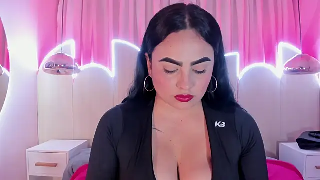 Snapshot of sofiiacarson chatting on July 8, 2:21 pm sofiiacarson online show from July 8, 2:21 pm