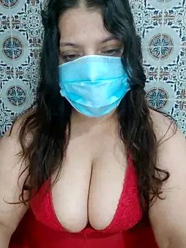 Snapshot of Hot-lino chatting on June 3, 12:57 am Hot-lino online show from June 3, 12:57 am