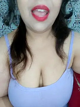 Snapshot of Hot-lino chatting on August 1, 3:17 am Hot-lino online show from August 1, 3:17 am