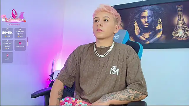 Snapshot of Michael_Lopez_1 chatting on March 2, 5:08 am Michael Lopez 1 online show from March 2, 5:08 am