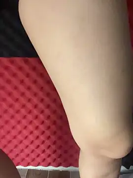 Yumii 09 online show from November 2, 11:45 am