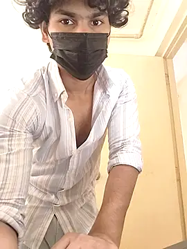 Snapshot of Goodmens5 chatting on October 17, 7:33 am Goodmens5 online show from October 17, 7:33 am