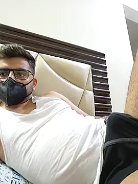 Snapshot of LoveGuruRA chatting on October 30, 9:15 pm LoveGuruRA online show from October 30, 9:15 pm