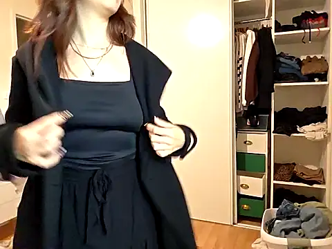 Snapshot of CornetDeGlace chatting on September 23, 12:19 pm CornetDeGlace online show from September 23, 12:19 pm