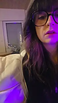 Snapshot of CornetDeGlace chatting on November 9, 7:34 pm CornetDeGlace online show from November 9, 7:34 pm